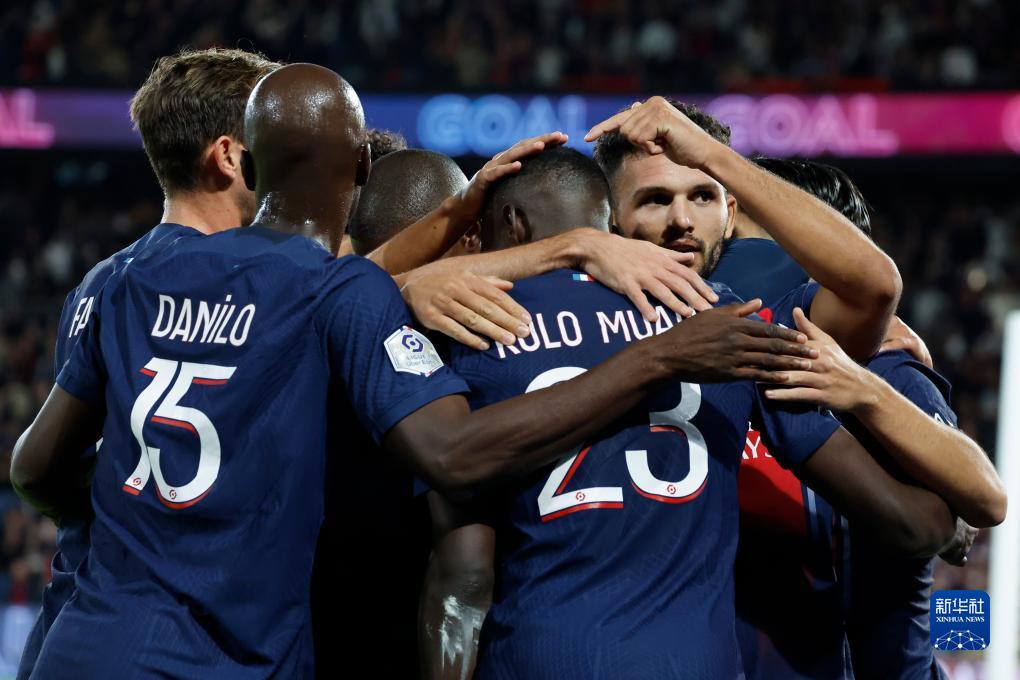 利雅得胜利3-1客胜十人新未来城体育，C罗点射，菲利克斯世界波